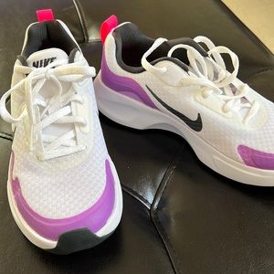 Nike WearAllDay kids 3.5 New (no tag)